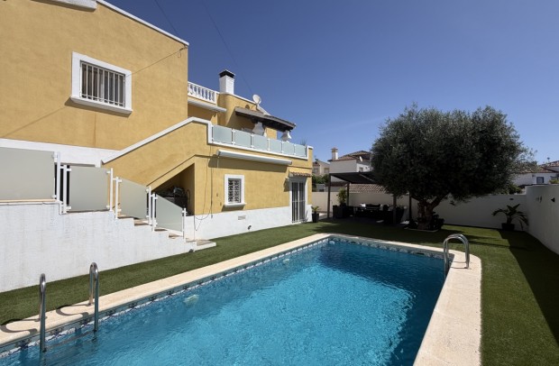 Revente - Villa Detached - Villamartin - Villamartín