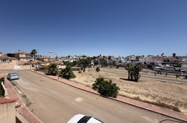 Resale - Villa Detached - Villamartin - Villamartín