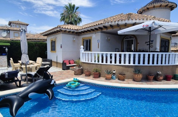 Revente - Villa Detached - Villamartin - Costa Blanca