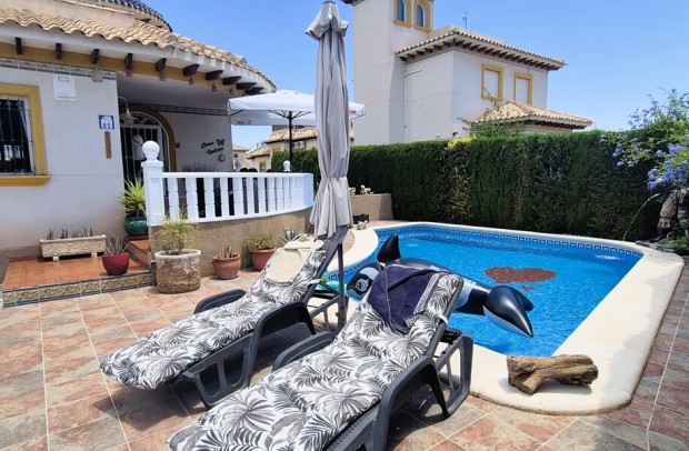 Revente - Villa Detached - Villamartin - Costa Blanca