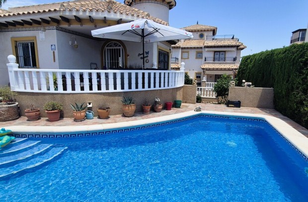 Revente - Villa Detached - Villamartin - Costa Blanca