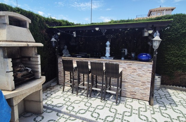 Revente - Villa Detached - Villamartin - Costa Blanca