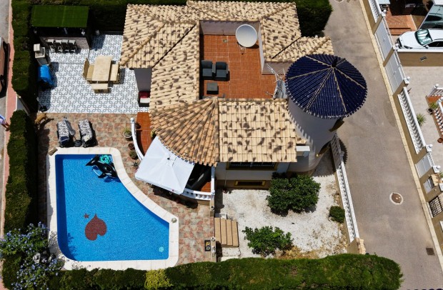 Revente - Villa Detached - Villamartin - Costa Blanca