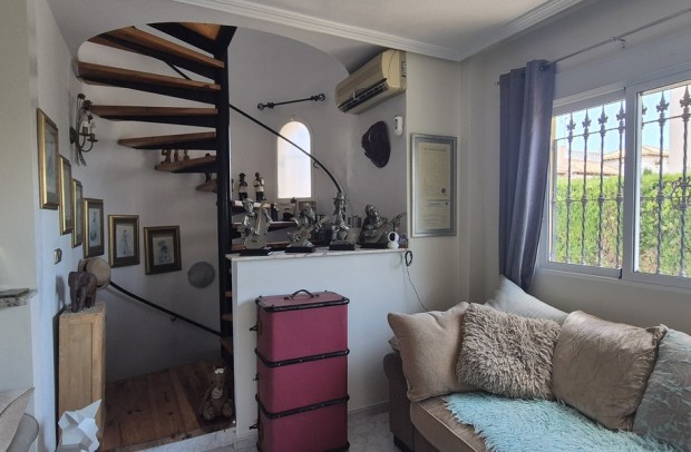 Revente - Villa Detached - Villamartin - Costa Blanca