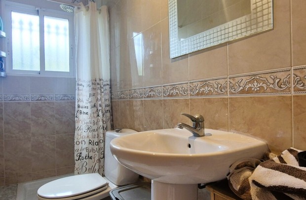 Revente - Villa Detached - Villamartin - Costa Blanca