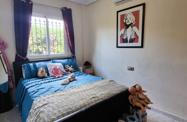 Revente - Villa Detached - Villamartin - Costa Blanca