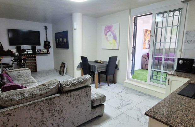Revente - Villa Detached - Villamartin - Costa Blanca