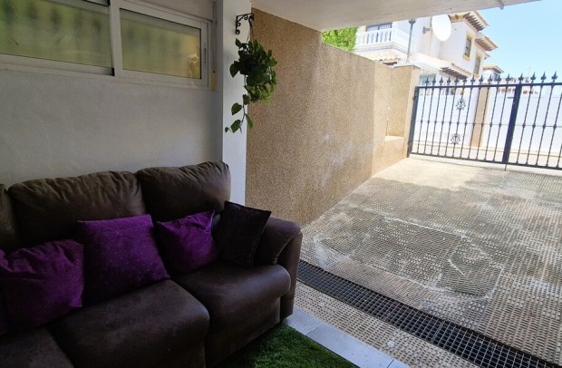 Revente - Villa Detached - Villamartin - Costa Blanca