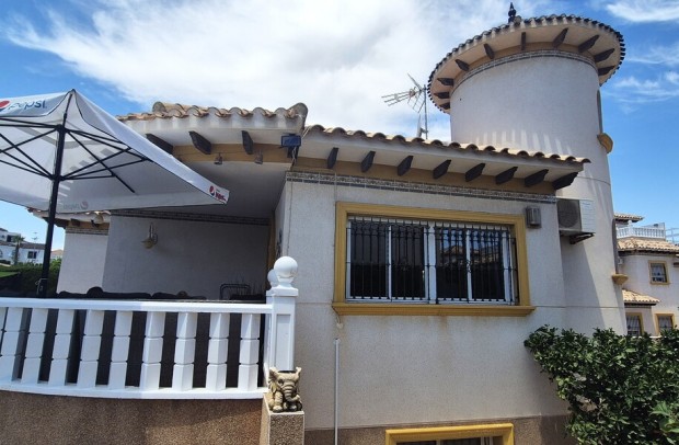 Revente - Villa Detached - Villamartin - Costa Blanca