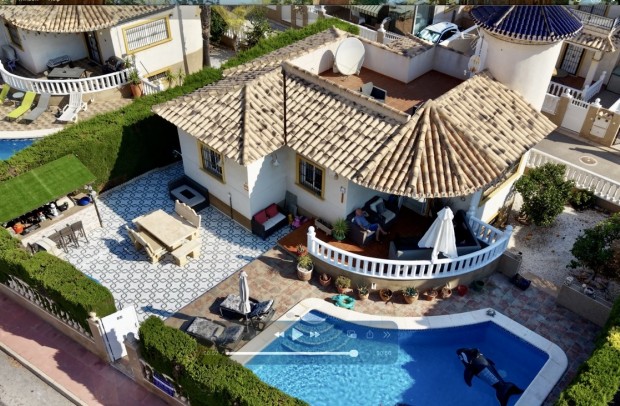 Revente - Villa Detached - Villamartin - Costa Blanca