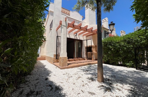 Resale - Villa Detached - Algorfa - La Finca Golf Resort