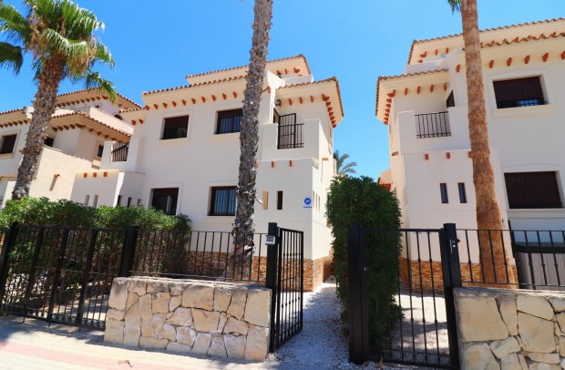 Resale - Semi-Detached - Algorfa - La Finca Golf Resort