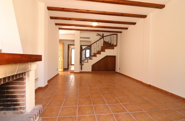 Resale - Semi-Detached - Algorfa - La Finca Golf Resort