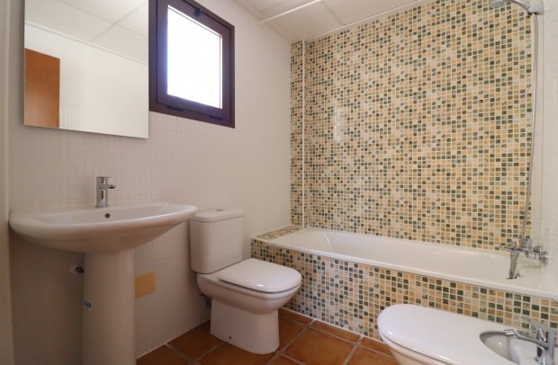 Resale - Semi-Detached - Algorfa - La Finca Golf Resort