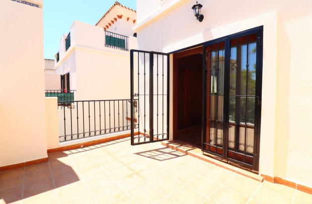 Resale - Semi-Detached - Algorfa - La Finca Golf Resort