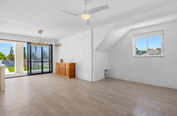 Resale - Country Property - Los Montesinos - La Herrada