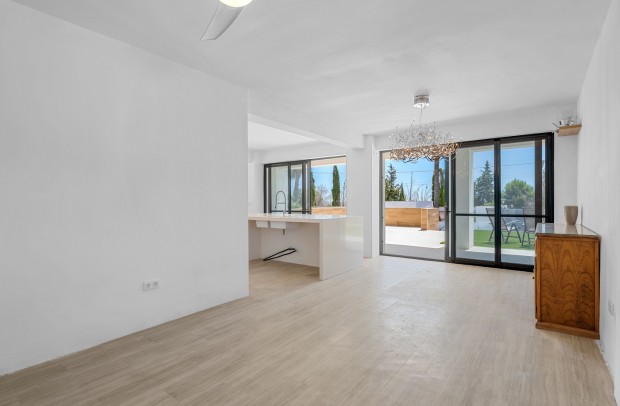 Resale - Country Property - Los Montesinos - La Herrada