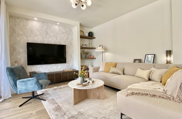 Resale - Villa Detached - Cabo Roig
