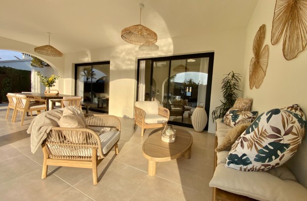 Resale - Villa Detached - Cabo Roig