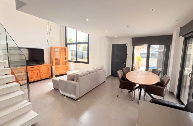 Revente - Villa Detached - Ciudad Quesada - Pueblo Bravo