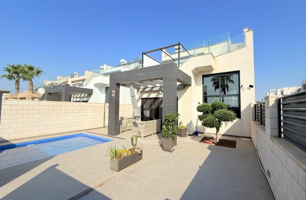 Revente - Villa Detached - Ciudad Quesada - Pueblo Bravo