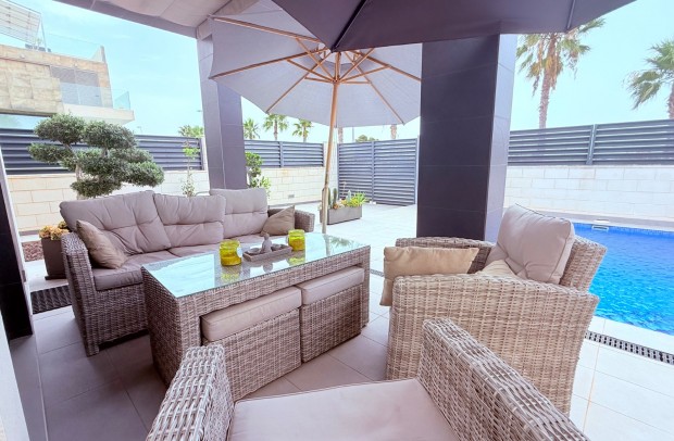Revente - Villa Detached - Ciudad Quesada - Pueblo Bravo
