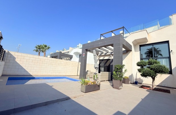 Revente - Villa Detached - Ciudad Quesada - Pueblo Bravo