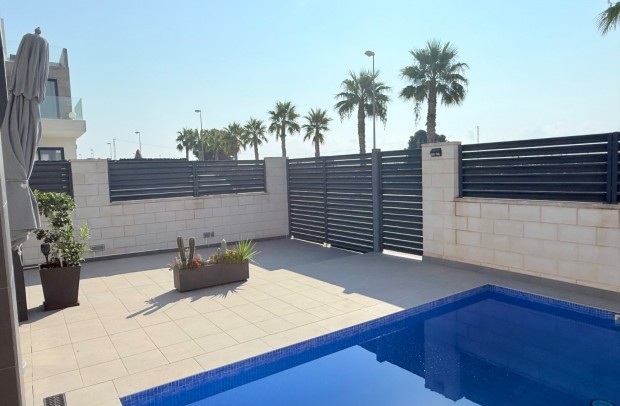 Revente - Villa Detached - Ciudad Quesada - Pueblo Bravo
