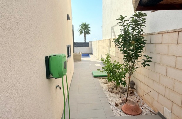 Revente - Villa Detached - Ciudad Quesada - Pueblo Bravo