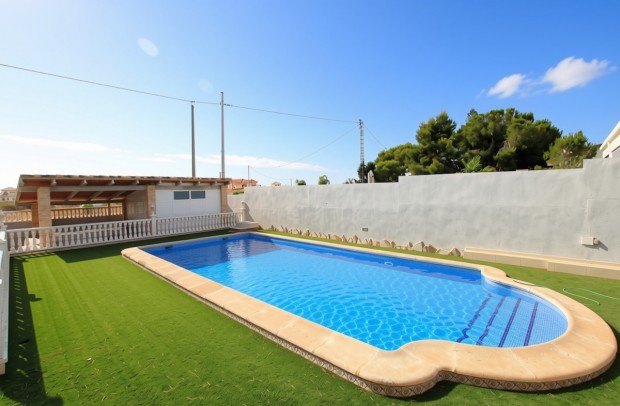 Resale - Villa Detached - Campoamor