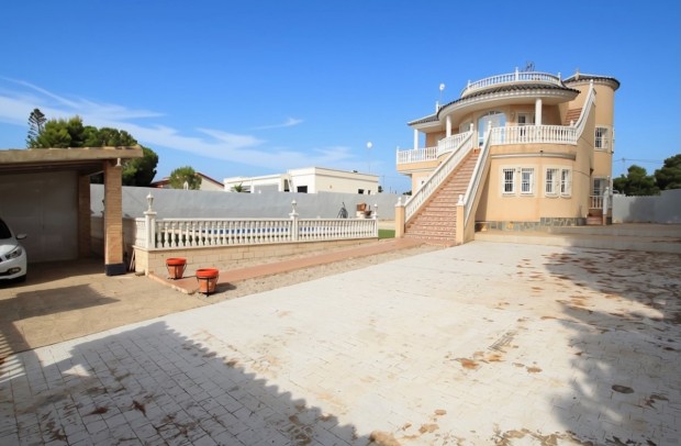 Resale - Villa Detached - Campoamor