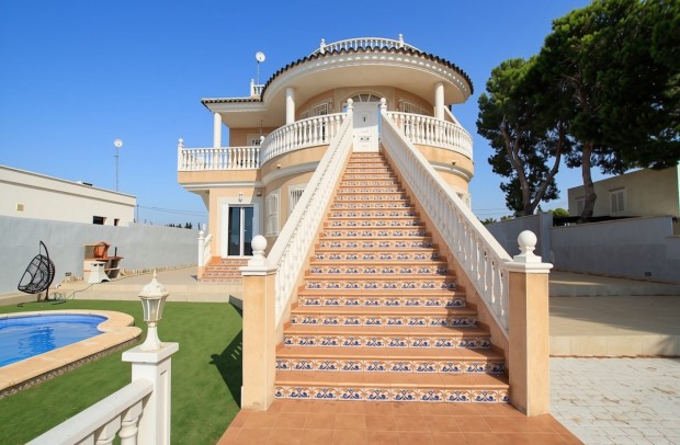 Resale - Villa Detached - Campoamor