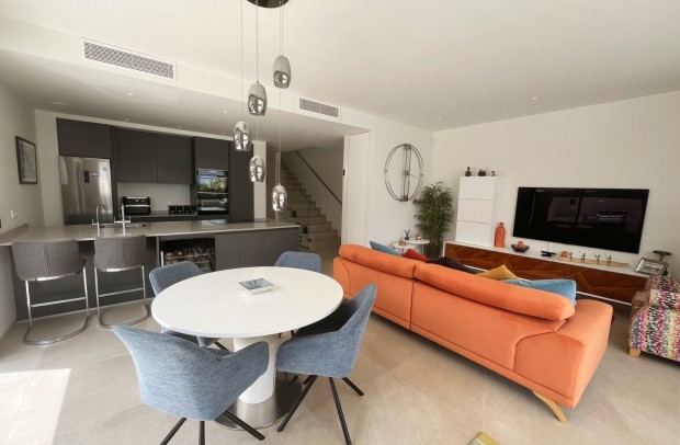 Resale - Villa Detached - Los Montesinos - La Herrada