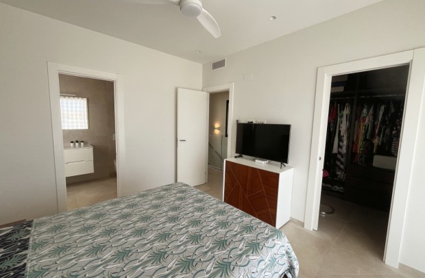 Resale - Villa Detached - Los Montesinos - La Herrada