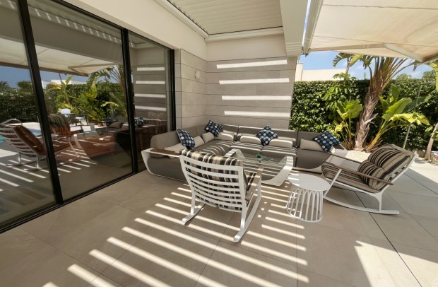 Resale - Villa Detached - Los Montesinos - La Herrada
