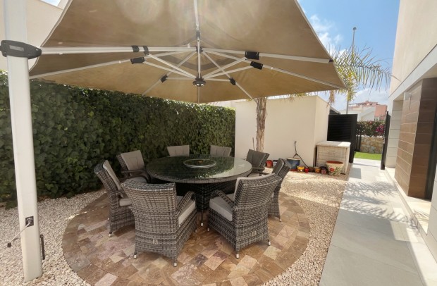 Resale - Villa Detached - Los Montesinos - La Herrada