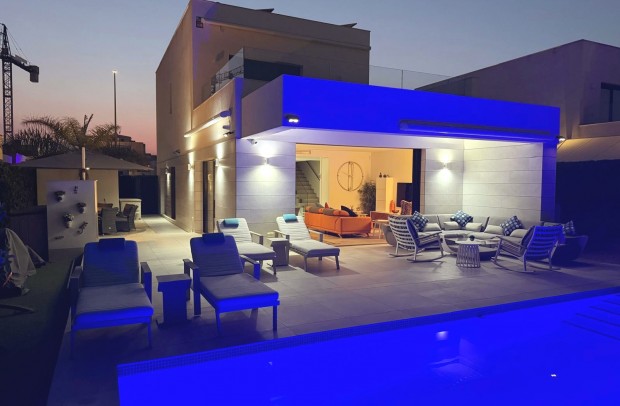 Resale - Villa Detached - Los Montesinos - La Herrada