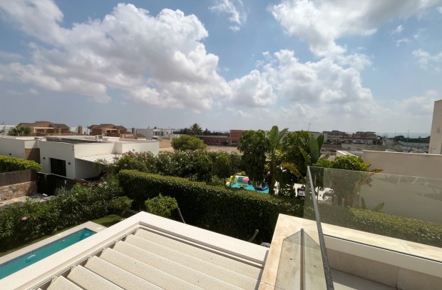 Resale - Villa Detached - Los Montesinos - La Herrada
