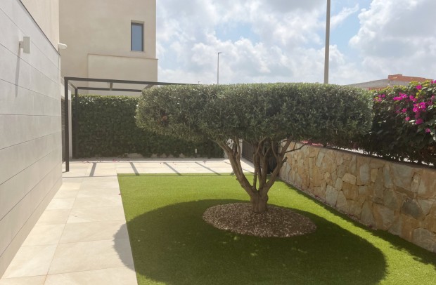 Resale - Villa Detached - Los Montesinos - La Herrada