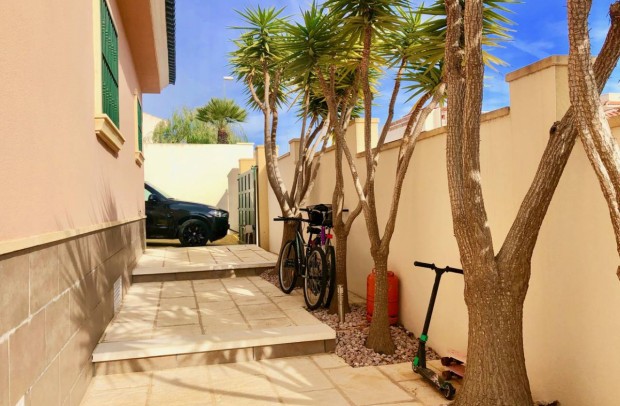 Revente - Villa Detached - Ciudad Quesada