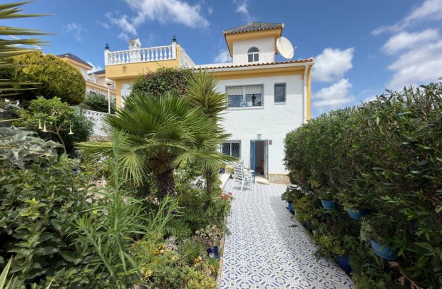 Resale - Villa Detached - Ciudad Quesada