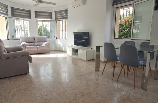 Revente - Villa Detached - Villamartin - Costa Blanca