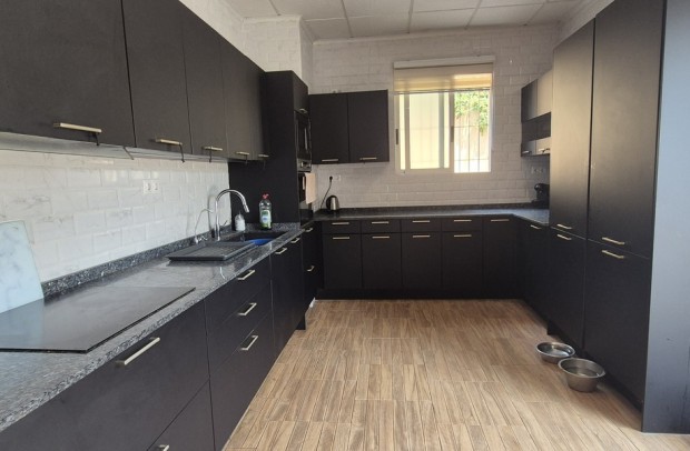 Revente - Villa Detached - Villamartin - Costa Blanca