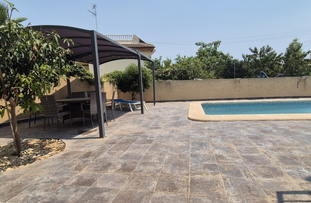 Revente - Villa Detached - Villamartin - Costa Blanca