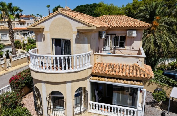 Revente - Villa Detached - Villamartin - Costa Blanca