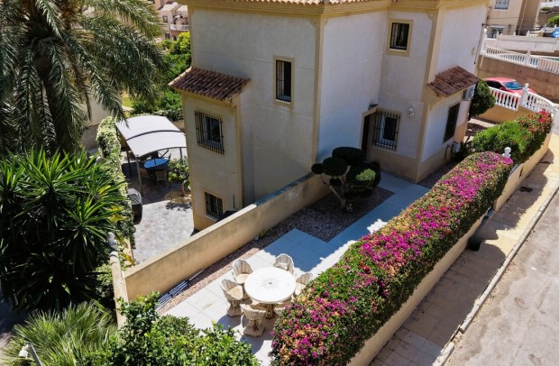 Revente - Villa Detached - Villamartin - Costa Blanca