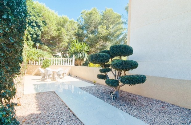 Revente - Villa Detached - Villamartin - Costa Blanca
