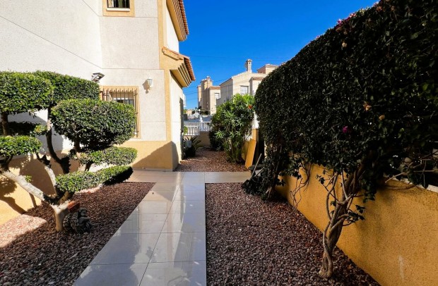 Revente - Villa Detached - Villamartin - Costa Blanca