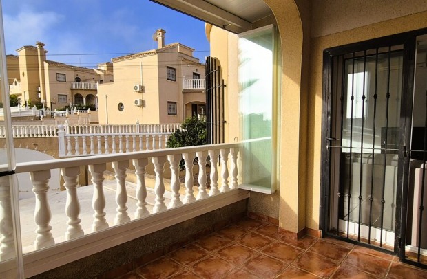 Revente - Villa Detached - Villamartin - Costa Blanca