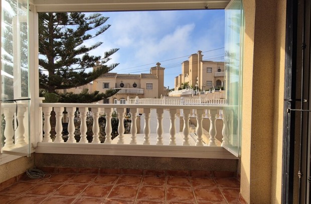 Revente - Villa Detached - Villamartin - Costa Blanca